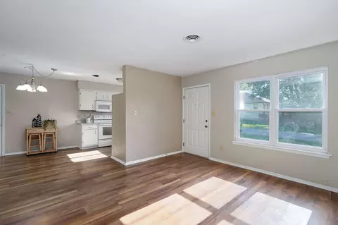 Living - 2728 N Summit Ave, Springfield, MO 65803 photo 4 of 4