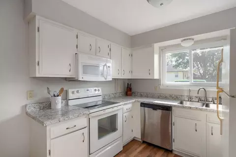 Kitchen - 2728 N Summit Ave, Springfield, MO 65803 photo 3 of 3