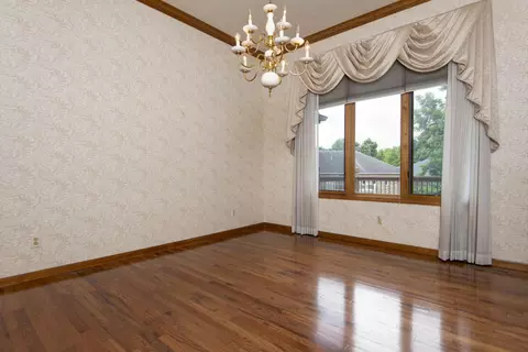 Living - 4727 S Kimbrough Ave, Springfield, MO 65810 photo 5 of 7