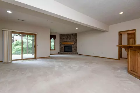 Living - 4727 S Kimbrough Ave, Springfield, MO 65810 photo 6 of 7