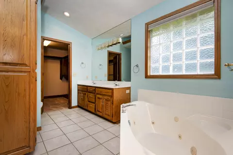 Bath - 4727 S Kimbrough Ave, Springfield, MO 65810 photo 1 of 5
