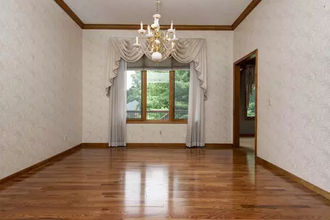 Living - 4727 S Kimbrough Ave, Springfield, MO 65810 photo 4 of 7