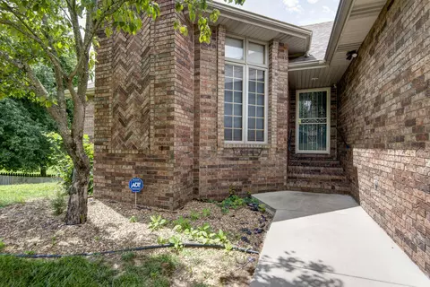 Exterior - 4727 S Kimbrough Ave, Springfield, MO 65810 photo 2 of 6