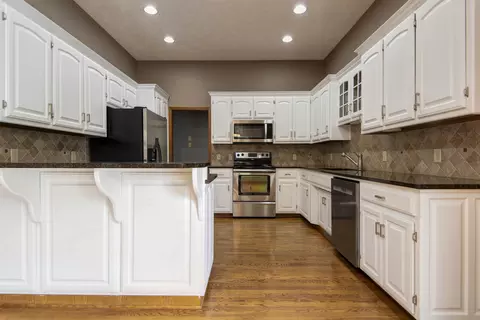 Kitchen - 4727 S Kimbrough Ave, Springfield, MO 65810 photo 1 of 4