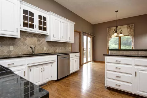 Kitchen - 4727 S Kimbrough Ave, Springfield, MO 65810 photo 2 of 4