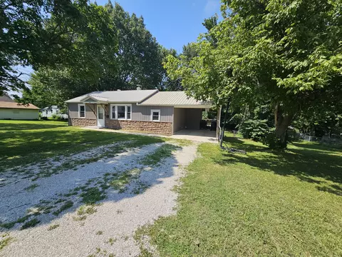 Exterior - 243 E Burford St, Marshfield, MO 65706 photo 1 of 6
