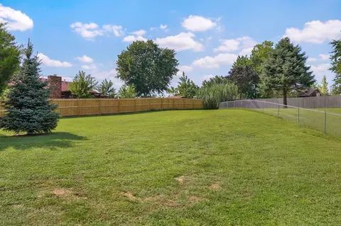 Exterior - 1403 Windsor Ct, Nixa, MO 65714 photo 8 of 13