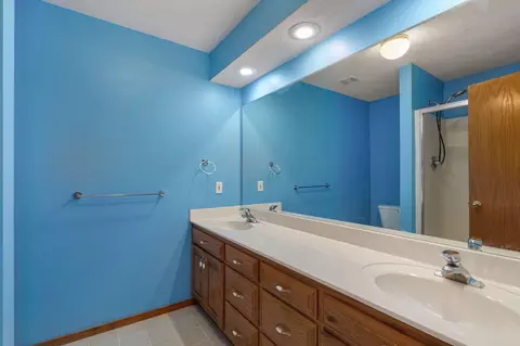 Bath - 1403 Windsor Ct, Nixa, MO 65714 photo 1 of 3