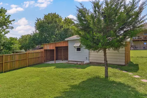 Exterior - 1403 Windsor Ct, Nixa, MO 65714 photo 11 of 13