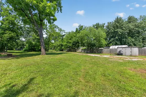 Exterior - 1911 N Benton Ave, Springfield, MO 65803 photo 7 of 11