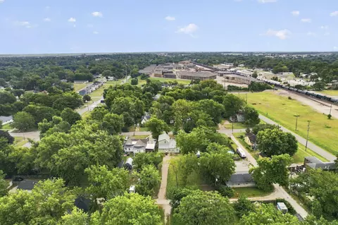 View/Area - 1911 N Benton Ave, Springfield, MO 65803 photo 5 of 6