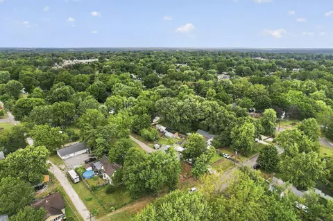 View/Area - 1911 N Benton Ave, Springfield, MO 65803 photo 3 of 6