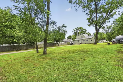 Exterior - 1911 N Benton Ave, Springfield, MO 65803 photo 9 of 11