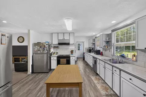 Kitchen - 1911 N Benton Ave, Springfield, MO 65803 photo 3 of 3
