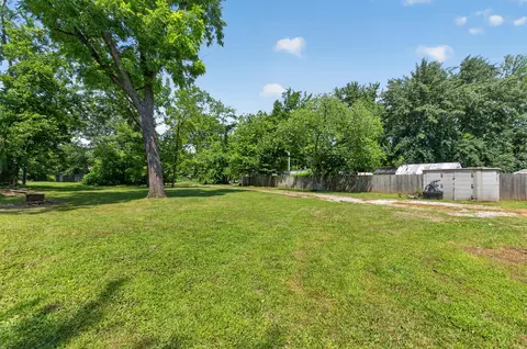 Exterior - 1911 N Benton Ave, Springfield, MO 65803 photo 6 of 11