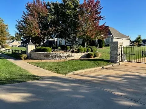 Exterior - 3810 E Cherry St UNIT 18, Springfield, MO 65809 photo 9 of 12