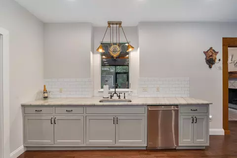 Kitchen - 3810 E Cherry St UNIT 18, Springfield, MO 65809 photo 8 of 9