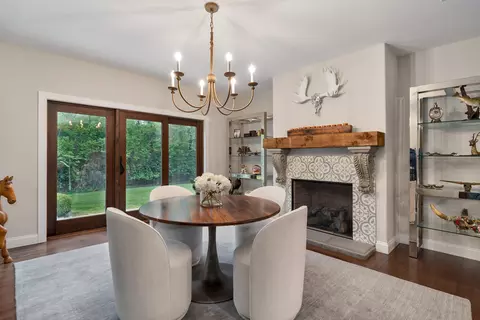 Dining - 3810 E Cherry St UNIT 18, Springfield, MO 65809 photo 1 of 3