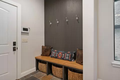Entry Way - 3810 E Cherry St UNIT 18, Springfield, MO 65809 photo 2 of 3
