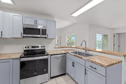 Kitchen - 165 Fox Ridge Rd, Branson, MO 65616 photo 3 of 4
