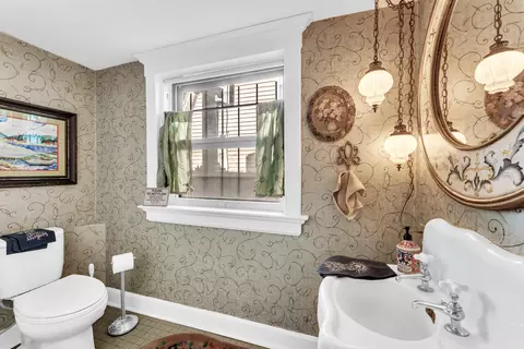 Bath - 1414 N Benton Ave, Springfield, MO 65802 photo 3 of 4