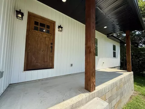 Exterior - 409 Valley Rd, Thayer, MO 65791 photo 4 of 6
