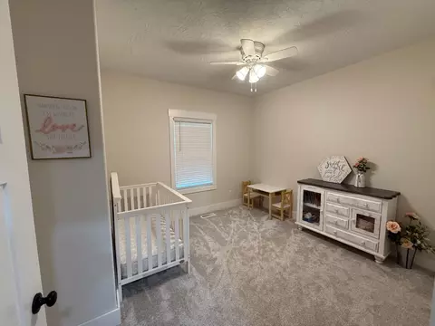 Bedroom - 409 Valley Rd, Thayer, MO 65791 photo 5 of 6