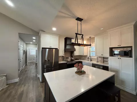 Kitchen - 409 Valley Rd, Thayer, MO 65791 photo 2 of 4