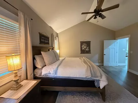 Bedroom - 409 Valley Rd, Thayer, MO 65791 photo 2 of 6