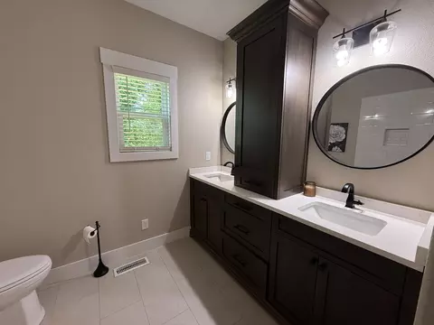 Bath - 409 Valley Rd, Thayer, MO 65791 photo 1 of 3