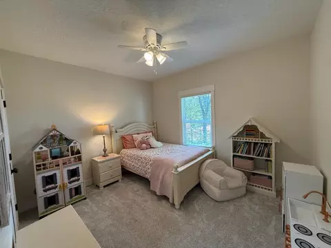 Bedroom - 409 Valley Rd, Thayer, MO 65791 photo 4 of 6