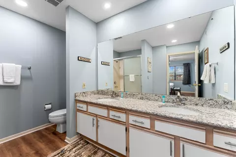 Bath - 186 Bunker Ridge Dr #9, Branson, MO 65616 photo 1 of 4