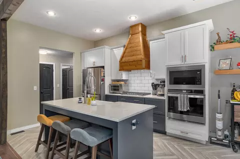 Kitchen - 658 Greer Ave, Nixa, MO 65714 photo 2 of 4