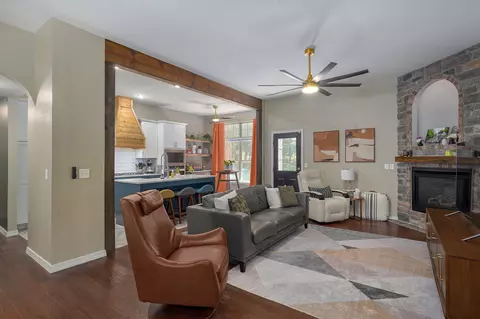 Living - 658 Greer Ave, Nixa, MO 65714 photo 1 of 1