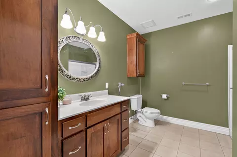 Bath - 21194 Lawrence 2230, Aurora, MO 65605 photo 6 of 6