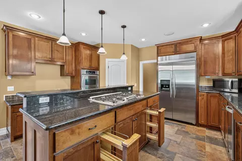 Kitchen - 21194 Lawrence 2230, Aurora, MO 65605 photo 6 of 7