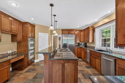 Kitchen - 21194 Lawrence 2230, Aurora, MO 65605 photo 2 of 7