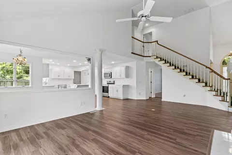 Living - 3786 E Kingsbury St, Springfield, MO 65809 photo 6 of 9