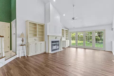 Living - 3786 E Kingsbury St, Springfield, MO 65809 photo 5 of 9