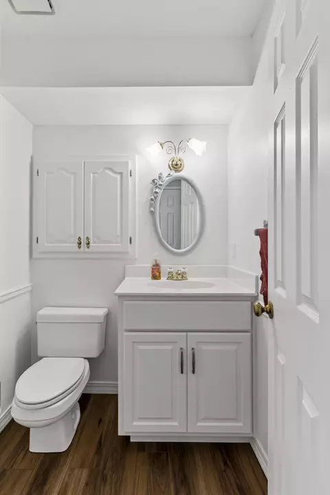 Bath - 3786 E Kingsbury St, Springfield, MO 65809 photo 1 of 3
