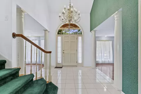 Entry Way - 3786 E Kingsbury St, Springfield, MO 65809 photo 2 of 6
