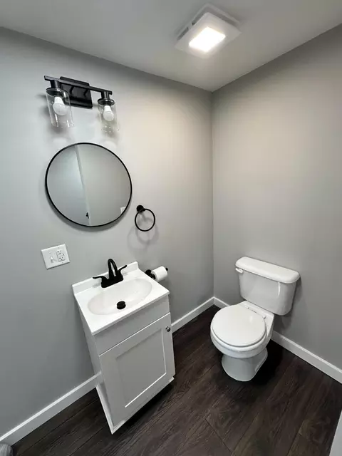 Bath - 1831 W Chestnut St, Springfield, MO 65802 photo 2 of 2