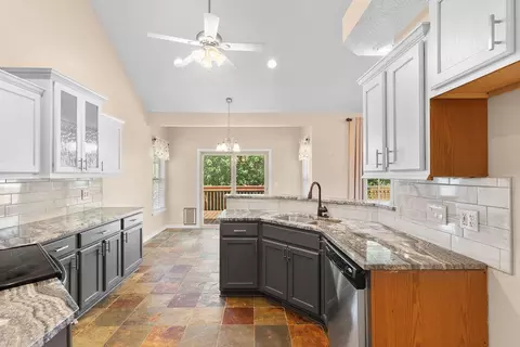 Kitchen - 5305 N 11th Ave, Ozark, MO 65721 photo 4 of 5