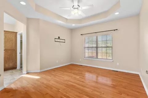 Living - 5305 N 11th Ave, Ozark, MO 65721 photo 3 of 4