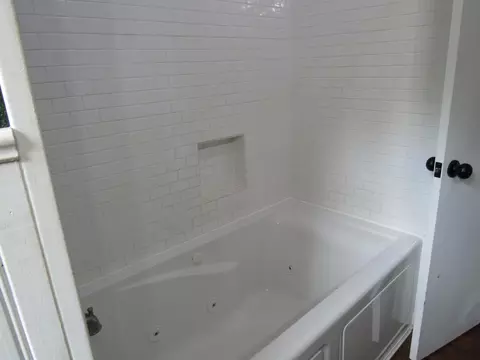 Bath - 238 Wilson Way, Marshfield, MO 65706 photo 4 of 4