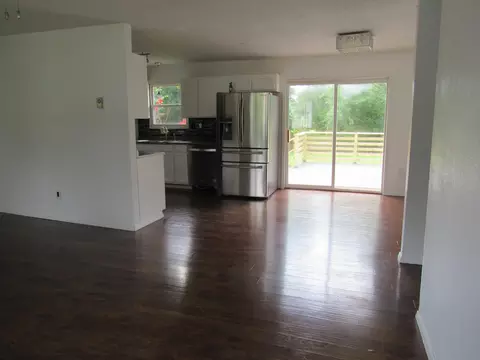 Living - 238 Wilson Way, Marshfield, MO 65706 photo 2 of 3