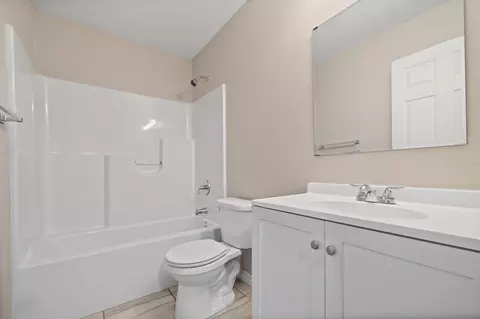 Bath - 1027 S Overhill Ave, Springfield, MO 65802 photo 5 of 5