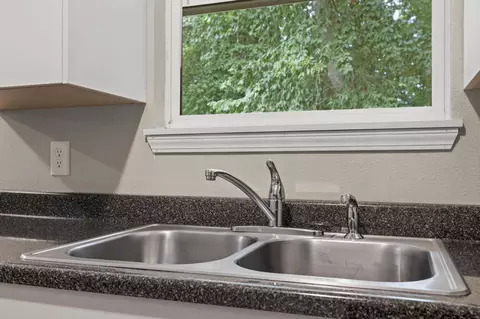 Kitchen - 1027 S Overhill Ave, Springfield, MO 65802 photo 2 of 4