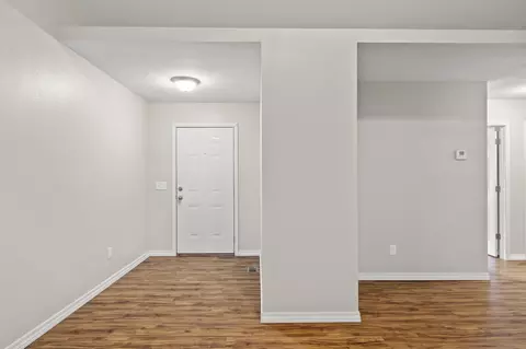 Entry Way - 1027 S Overhill Ave, Springfield, MO 65802 photo 2 of 4