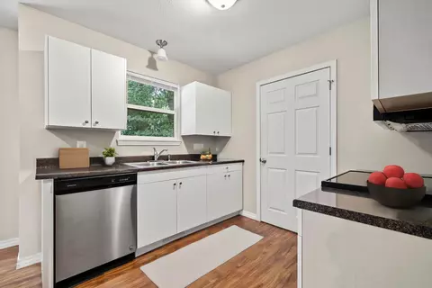 Kitchen - 1027 S Overhill Ave, Springfield, MO 65802 photo 1 of 4